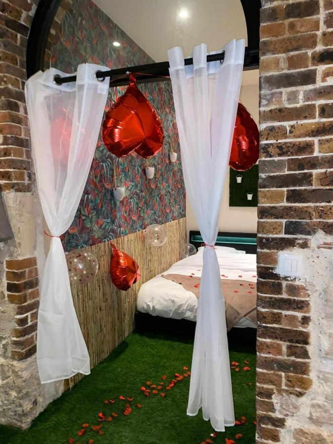 Jacuzzi Love Room Paris Luaran gambar
