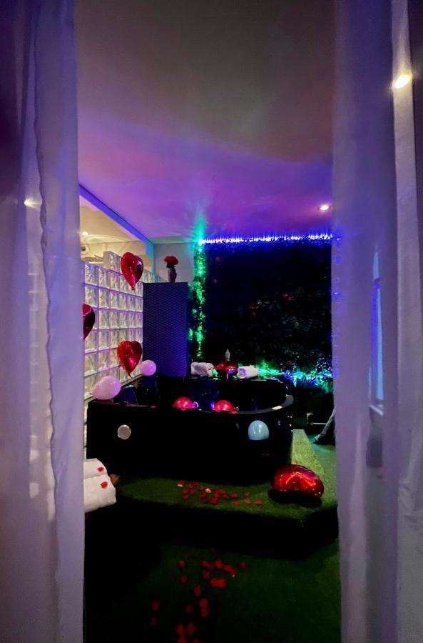 Jacuzzi Love Room Paris Luaran gambar